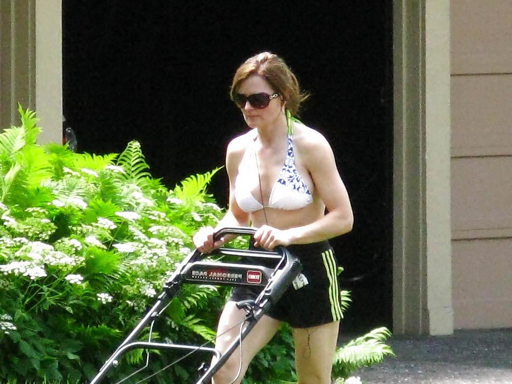 11P Neighbor cutting her lawn
