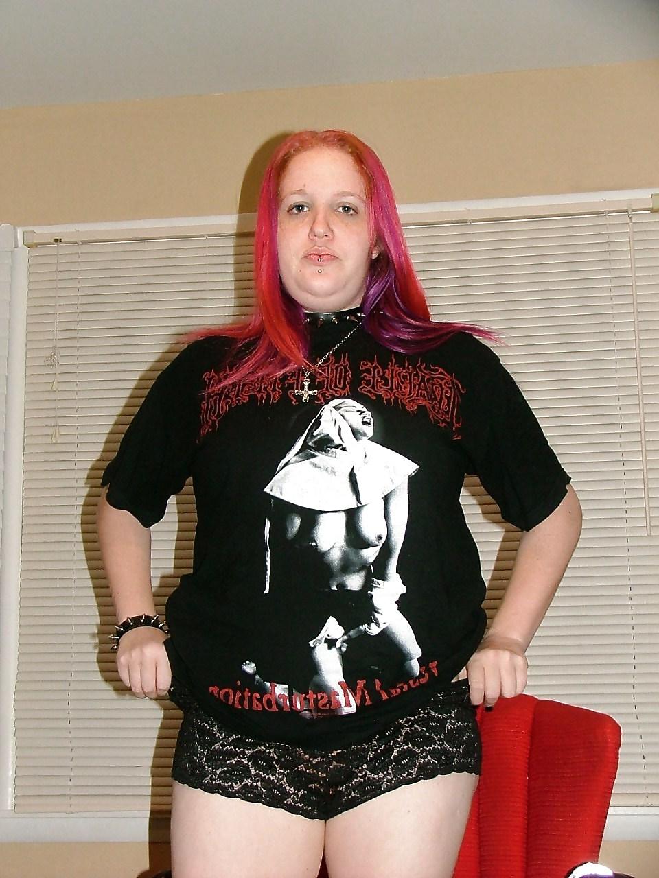 25P Gothic Ex-Wife (1) Leg and Foot Fetish