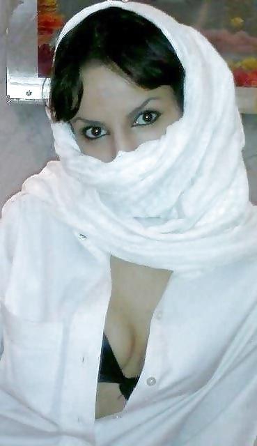 21P Arab-Turkish HOT ASS