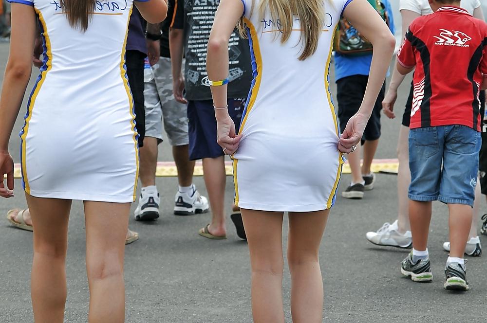 25P Candid Voyeur Thong downblouse legs cleavage ass upskirt