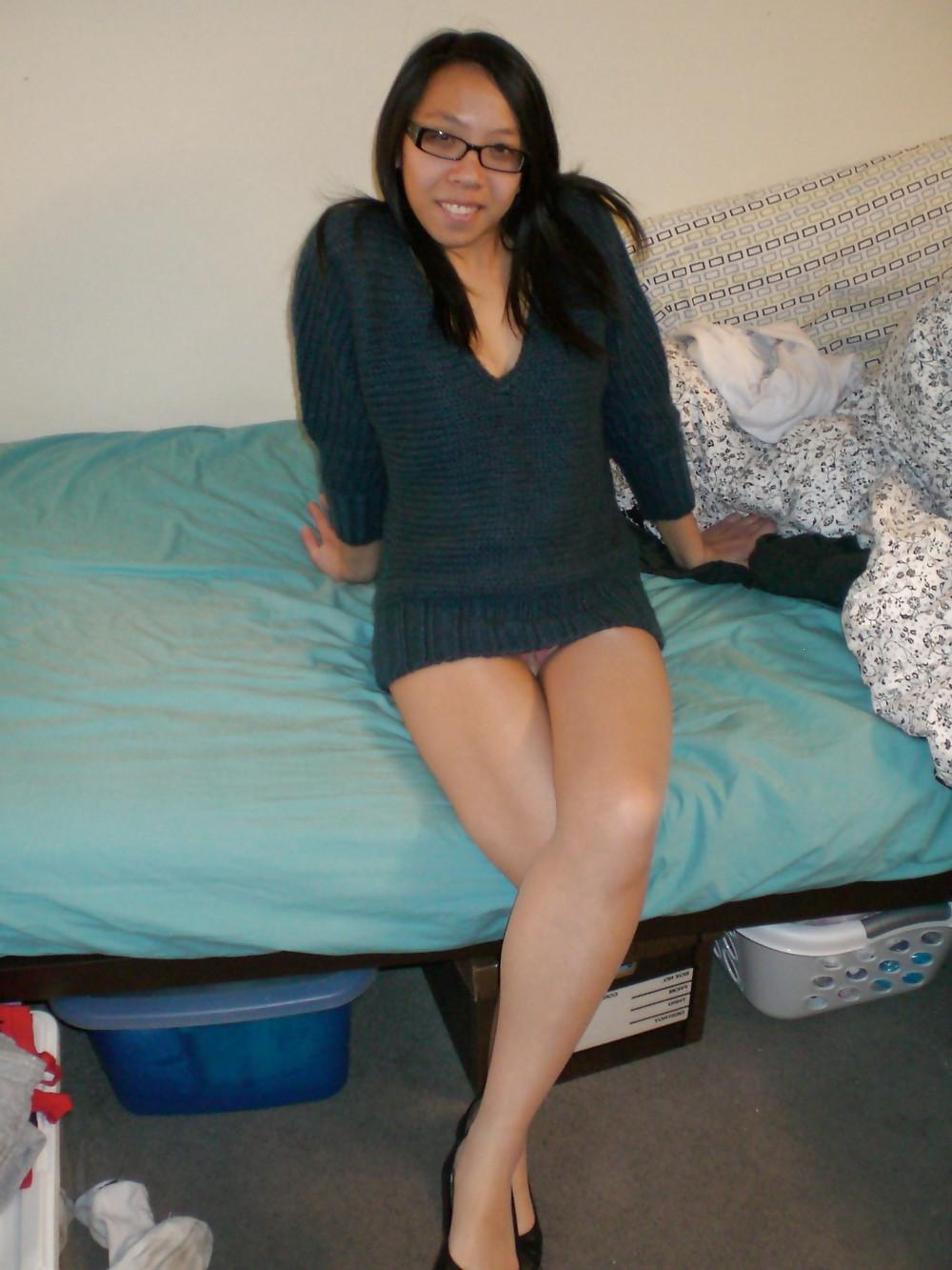 25P Asian ex girlfriend in pantyhose