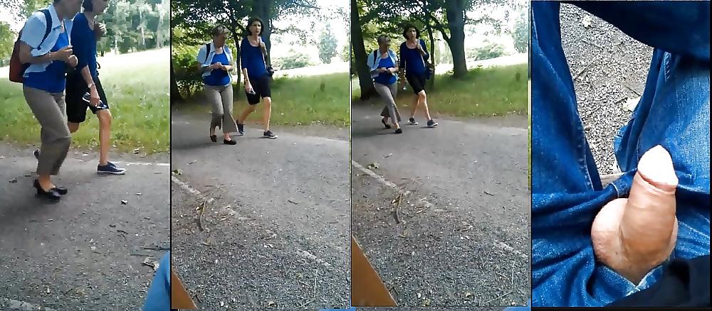 11P Public Dick Flash for Girls