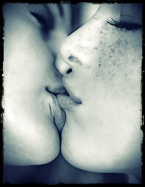 25P Sluts kissing sluts 7