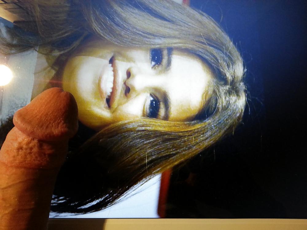8P Selena Gomez cum trib (pics)