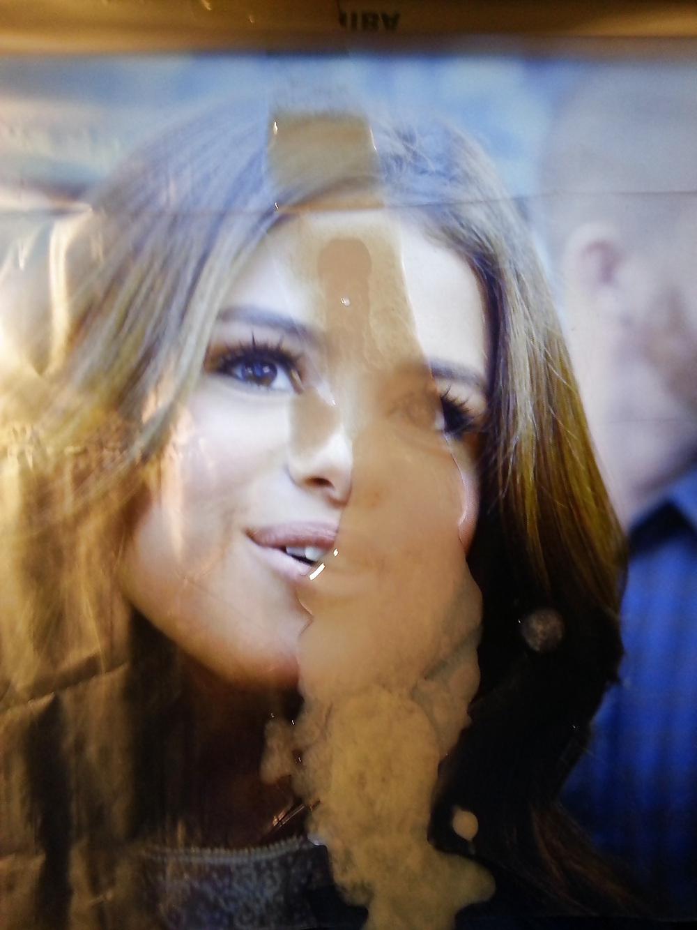 8P Selena Gomez cum trib (pics)