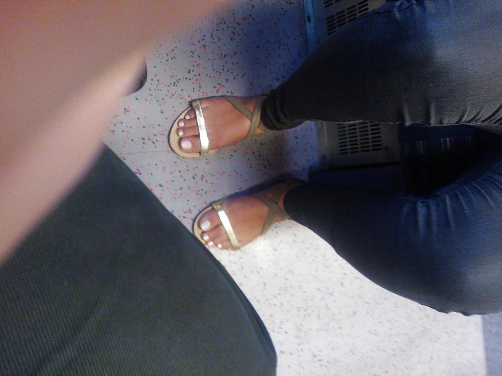 8P Stunning feet in public