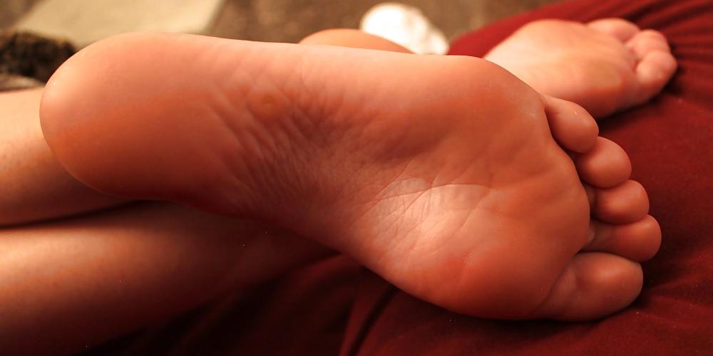 10P Sexy latina feet soles I