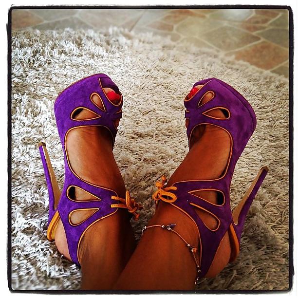 25P Turkish Tv Star Sexy & Beautiful Feets 
