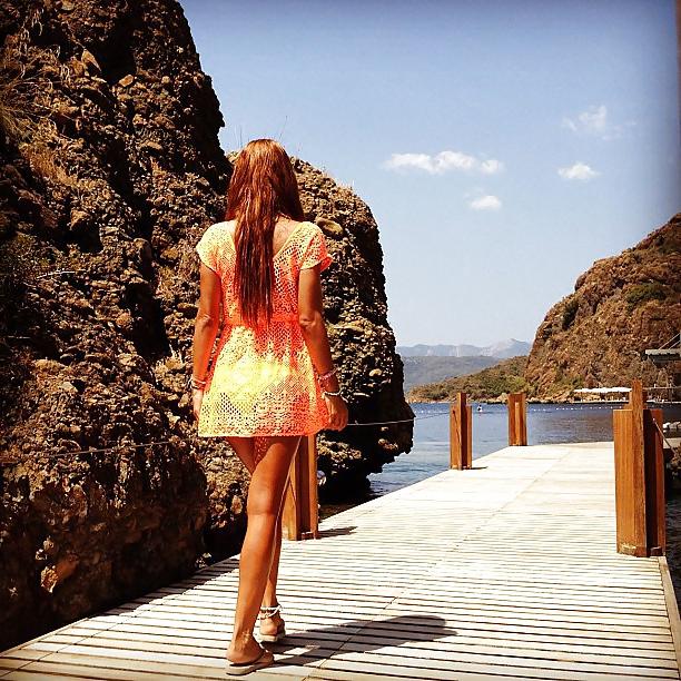 25P Turkish Tv Star Sexy & Beautiful Feets 