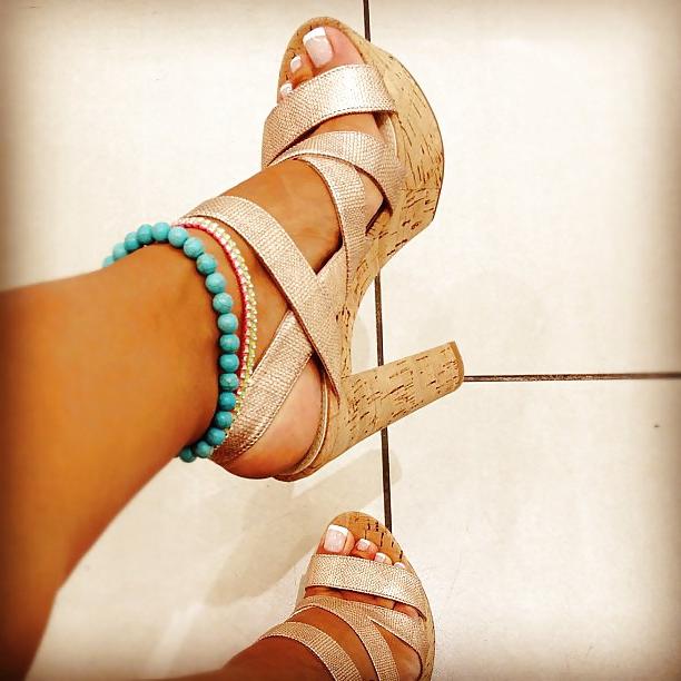25P Turkish Tv Star Sexy & Beautiful Feets 