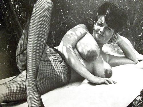 20P Retro MILF