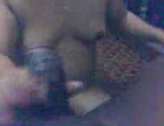25P Handjob by a BBW whilst taking Pics To sho to her HUBBY
