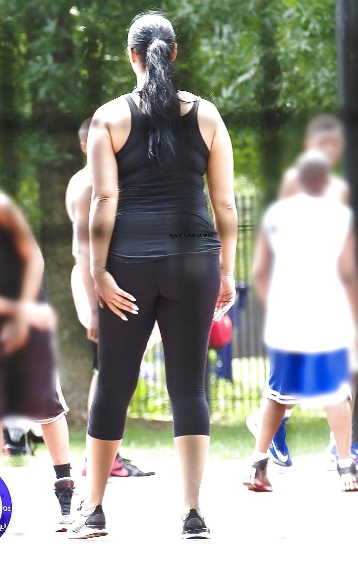 25P Hot Wives Tight Legging In Public