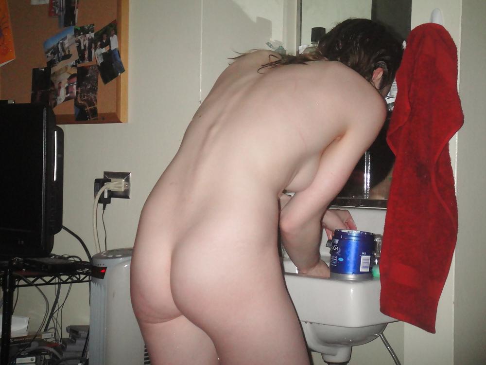 8P Fucking Nerdy Teen Girlfriend in Dorms