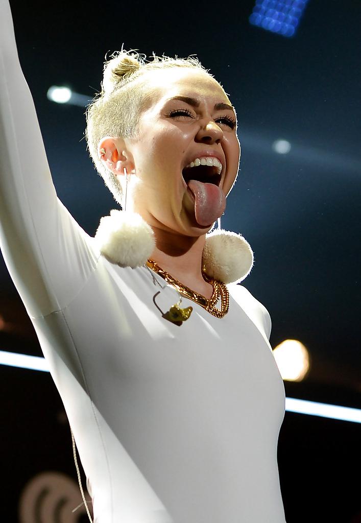 25P Gorgeous Miley