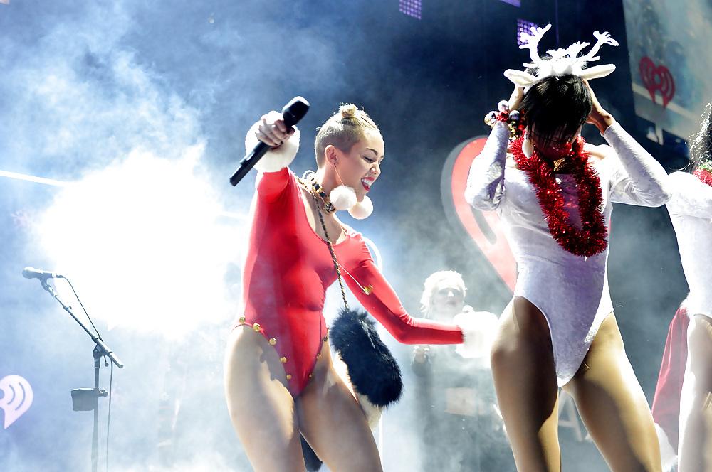 25P Gorgeous Miley