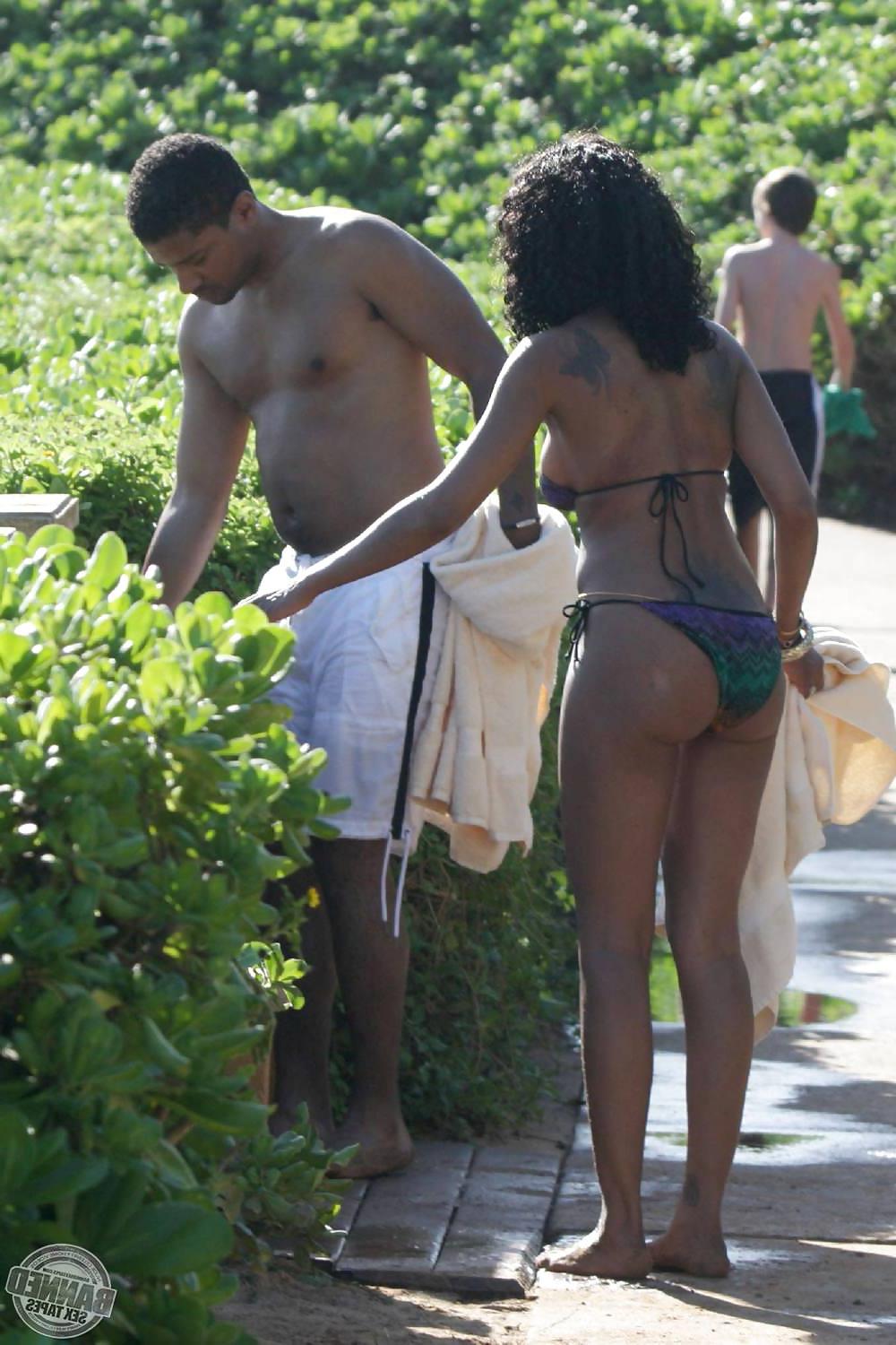 14P RNB SINGER BRANDY NORWOOD IN BIKINI - GORGEOUS BABE