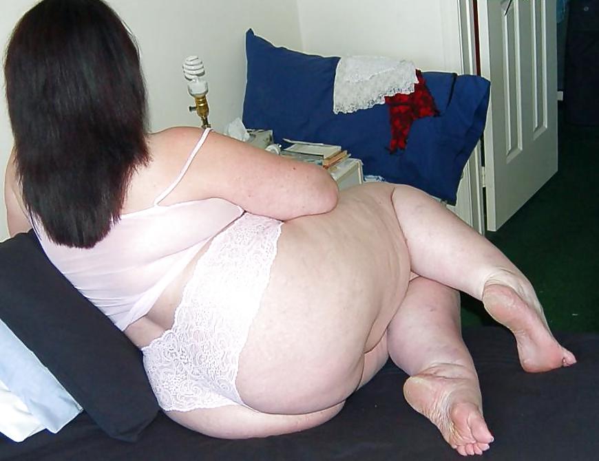 24P BBW Mature Spreading her Big Holes PART 20