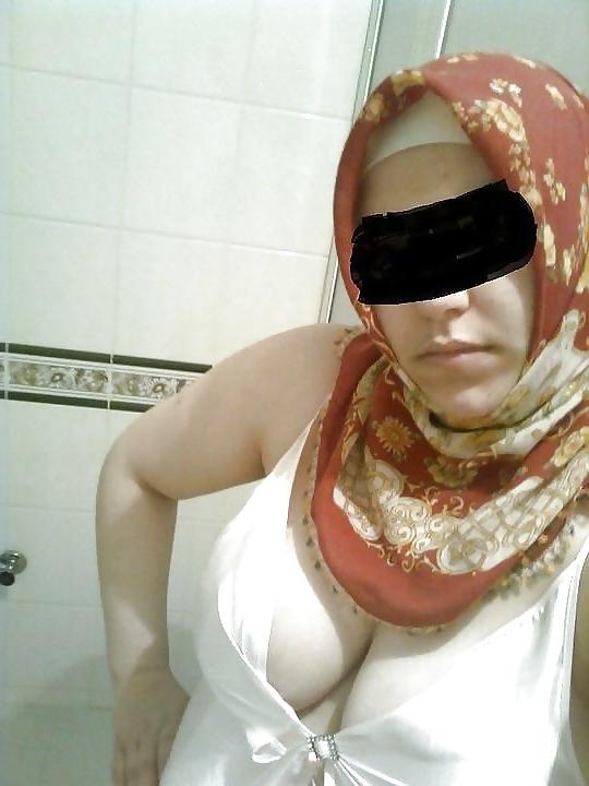 25P Hot Turkey #35 (Turkish teens milfs moms mature slut wives)