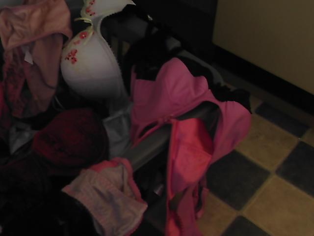 7P Neighbours underwear washday
