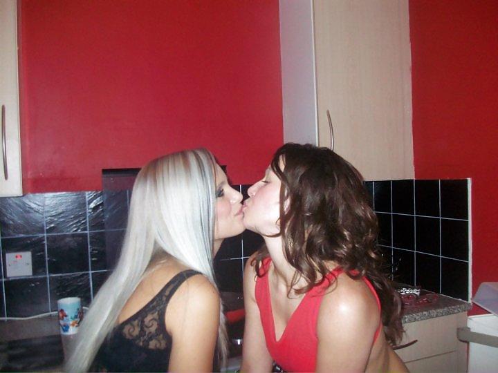 13P British Lady In Red From Leeds Do You No Her?