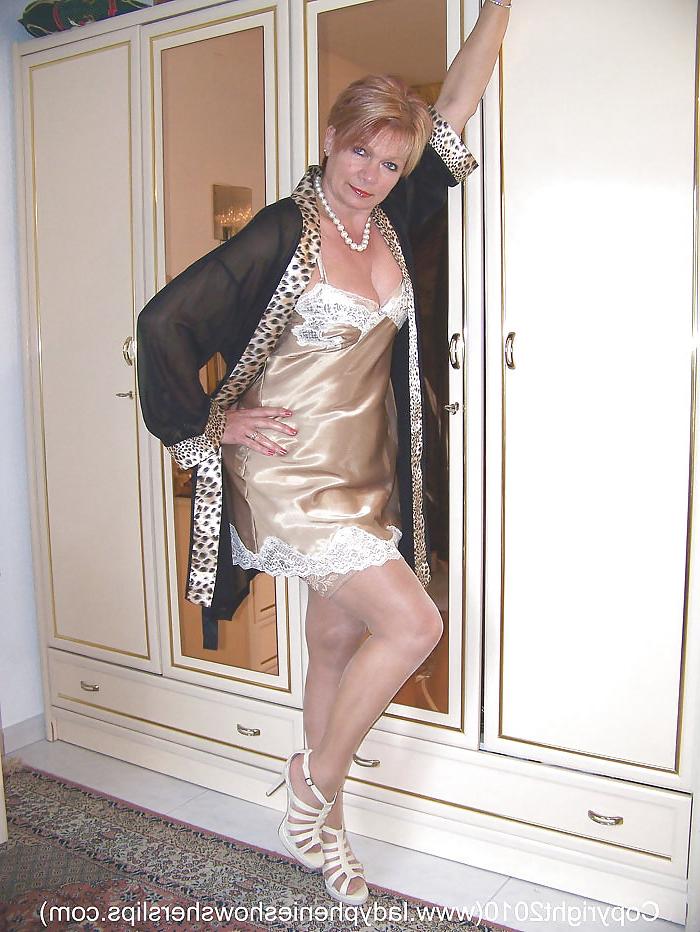 11P Phenie showa her slip.