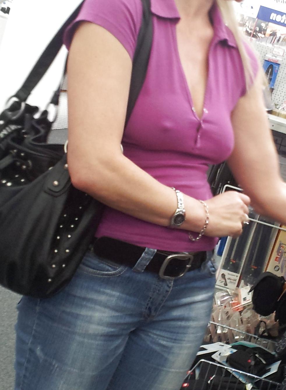 15P Shopping nipple, harte Nippel beim einkaufen, voyeur