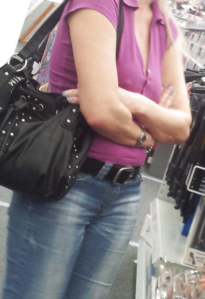15P Shopping nipple, harte Nippel beim einkaufen, voyeur