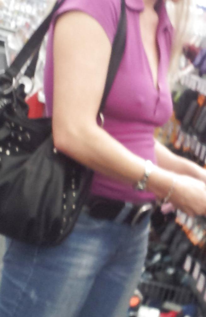 15P Shopping nipple, harte Nippel beim einkaufen, voyeur
