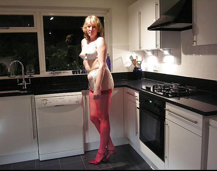 11P British Mary in The Kitchen Leeds
