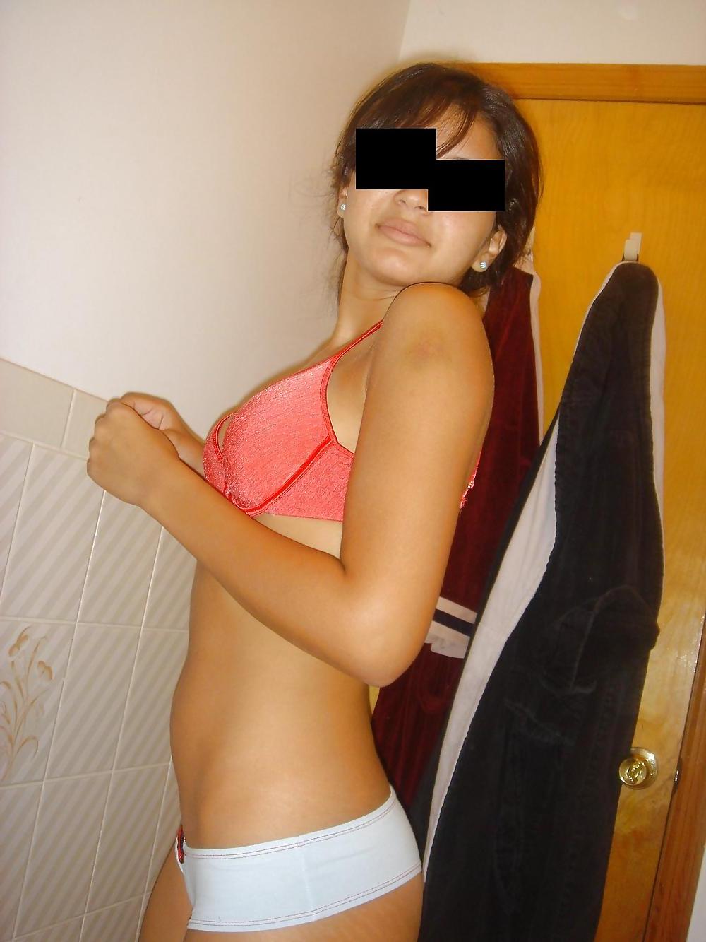 17P Turkish Girl Damla