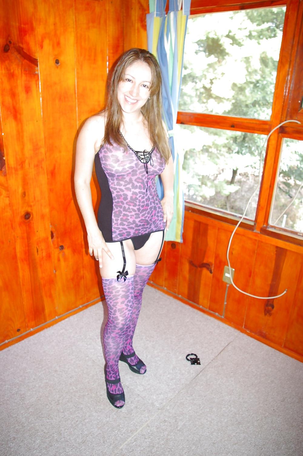 10P Gorgeous Mexican MILF 