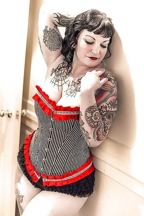 10P Gothic Girls