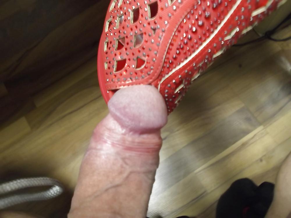 9P A new cumshot on red high heels