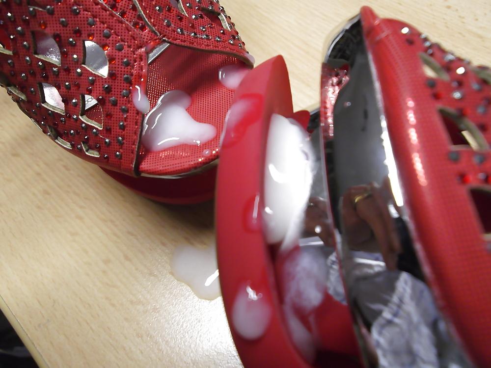 9P A new cumshot on red high heels