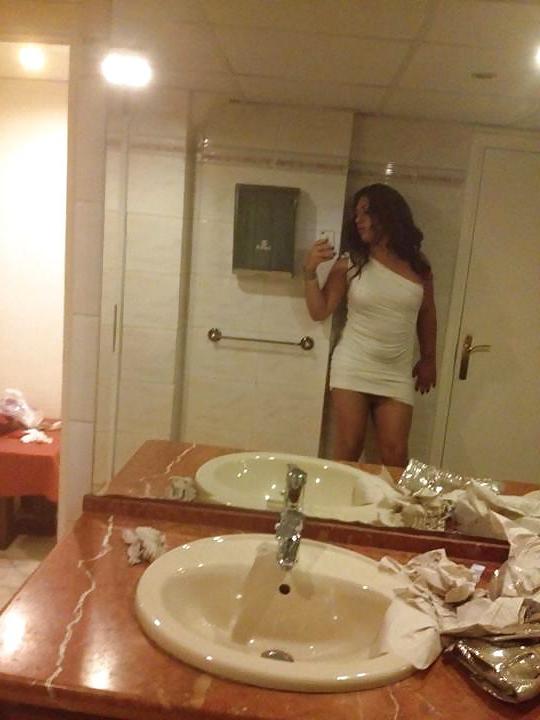 25P Arab Turkish women: Layla