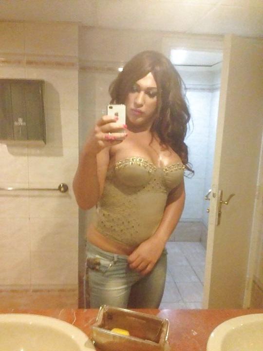 25P Arab Turkish women: Layla