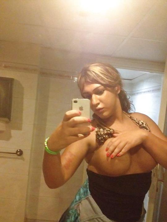 25P Arab Turkish women: Layla