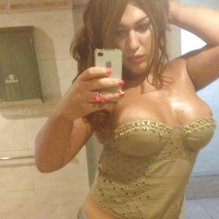 25P Arab Turkish women: Layla