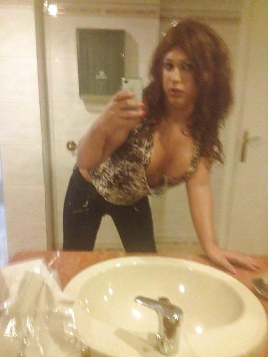 25P Arab Turkish women: Layla