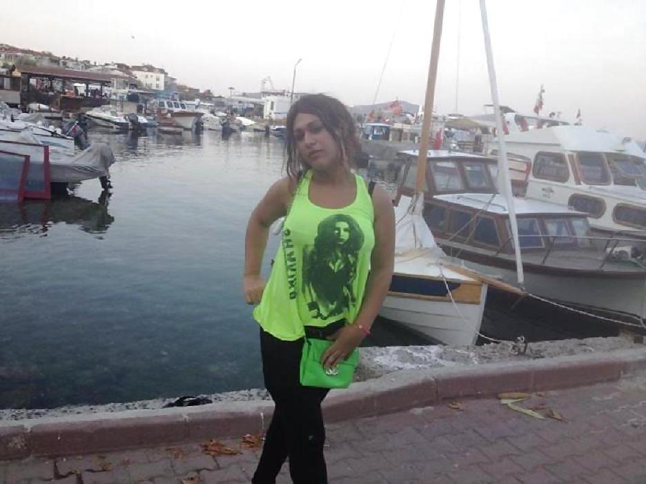 25P Arab Turkish women: Layla