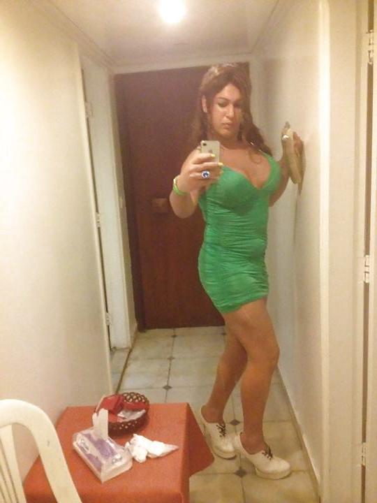 25P Arab Turkish women: Layla