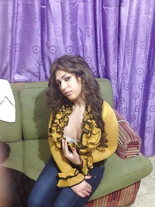 25P Arab Turkish women: Layla