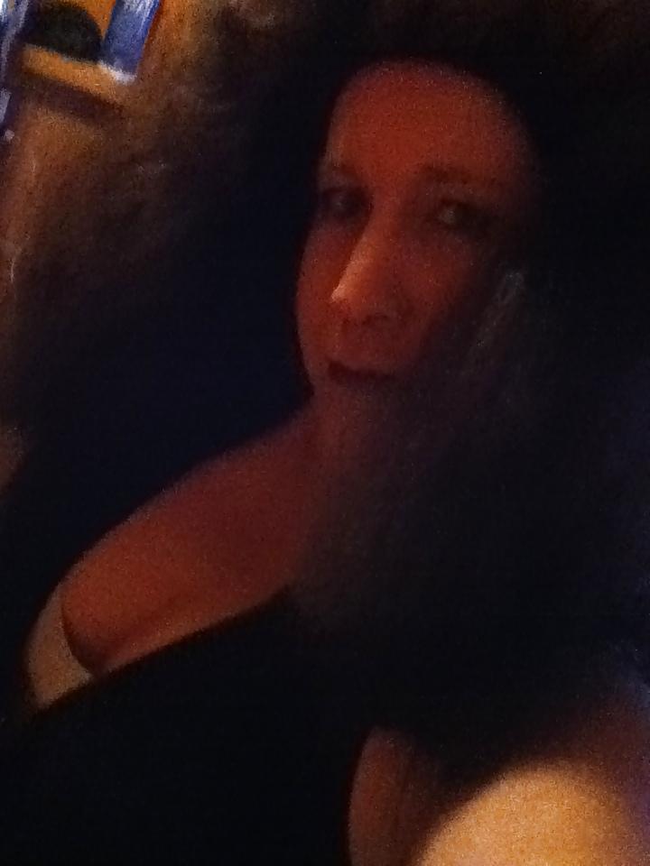 12P More cleavage shots