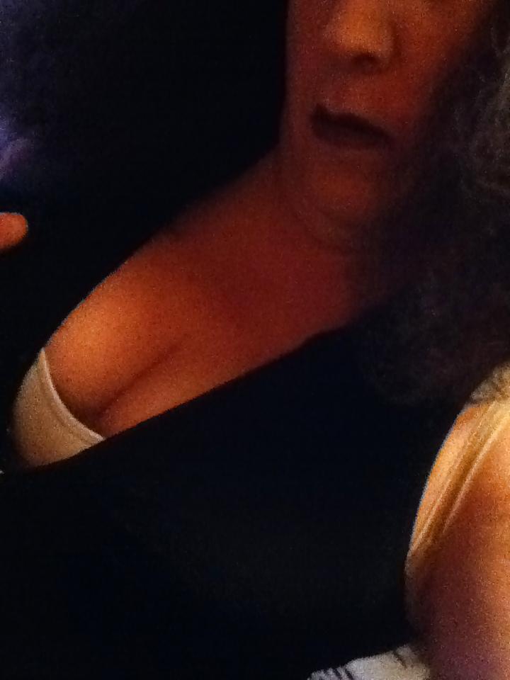 12P More cleavage shots