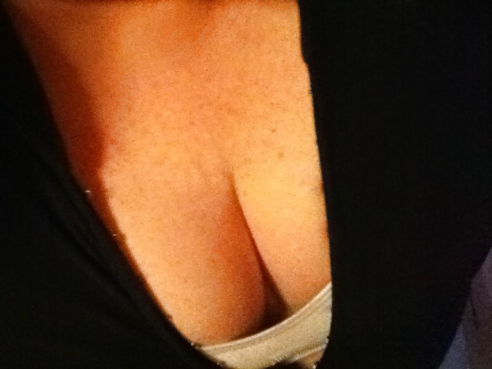 12P More cleavage shots