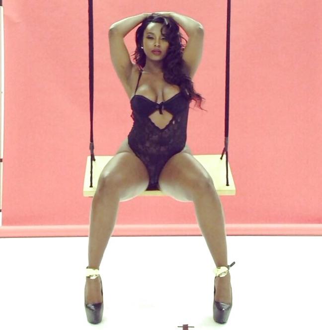 25P Briana Bette: Black Hips & ASS - Ameman