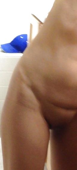 25P Asian MILF Pussy Gap shots