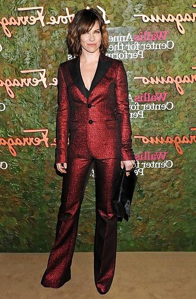 25P Evangeline Lilly HOT 'n' SEXY in shiny-glitter red