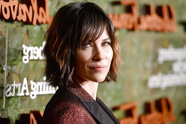 25P Evangeline Lilly HOT 'n' SEXY in shiny-glitter red